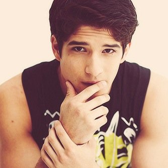 AlfaScott_'s profile picture. Werewolf《Alfa verdadero》17 años. || Cierto gruñón puede conmigo [@xDxrekHxlex] ♡02-10-14|| Si, tengo la mandíbula desviada... #ALBLRol ⚣