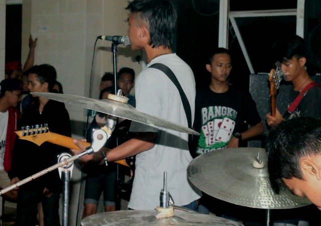 PUNK HARDCORE                                                                                          CONTACT : 7E7E112A ( PONTI )