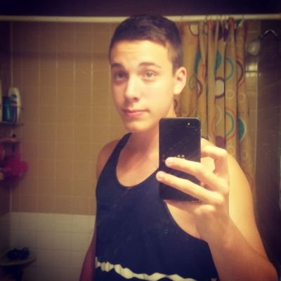 just an ordinary guy who loves going to the gym :) make sure to Follow me and i'll Follow back!! :D
