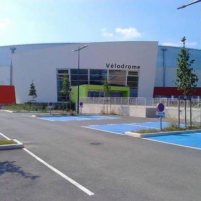 Le nouveau vélodrome  du CREPS du Centre à  Bourges vous accueille tout au long de l'année pour ses compétitions et venez rouler sur les créneaux tous publics.