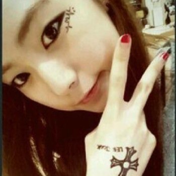 b l o o m s } still young 97liner. JYP's rumored 6mix member.
