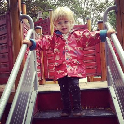 2. Hijo de Andrea y Marcos ¿que si hago travesuras? no sabes lo que se me puede llegar a ocurrir! muy cabezota y me encanta comer todo lo que sea dulce.