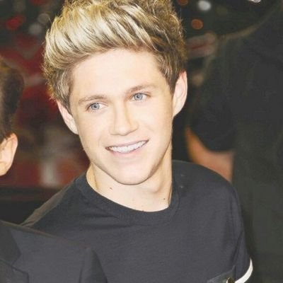 directioner para siempre amo a estos 5 chicos que son capaces de sacarme una sonrisa en mis dias tristes.