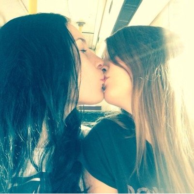 Elise, 17, Australian, lesbian, sex, coffee, music, tumblr.
