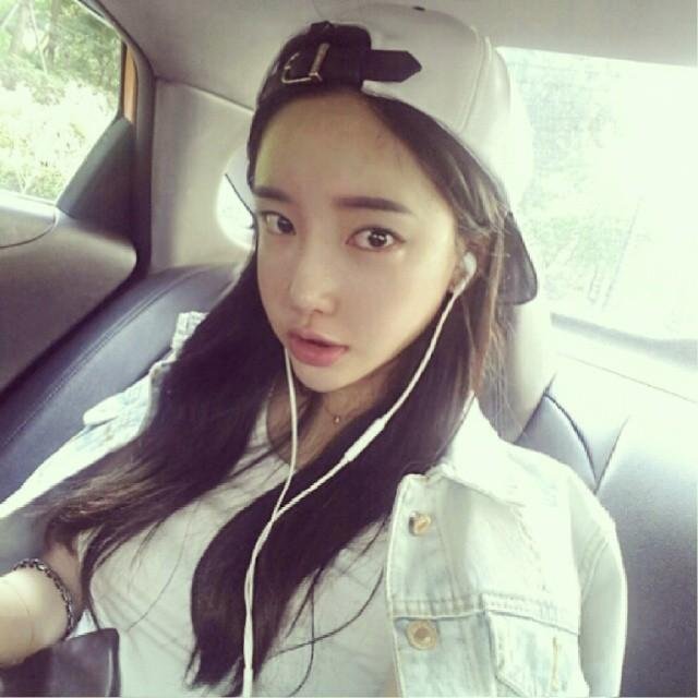 Claire Jung (클라이르 정) / Jung Hana (정 하나). 971003. Dance Major.