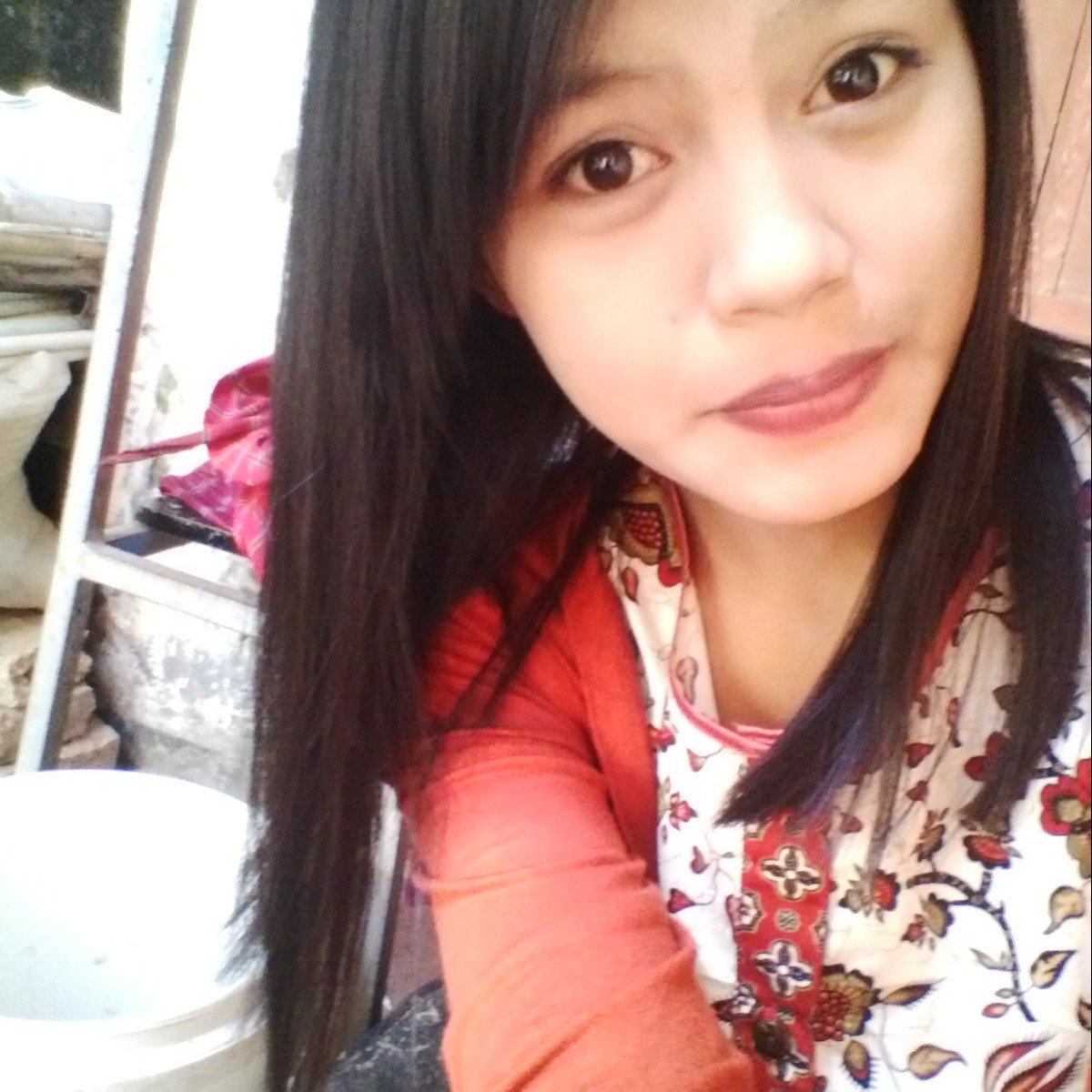 SATUNGTUNG AING HIRUP. AING MAH MOAL NGEJAT TI TATARAN SUNDA,
GETIH AIH AING GETIH SUNDA
LEMAH CAI KADEDEH KURING DI SUNDA