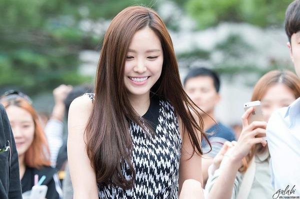 1994© || Apink Visual || A girl who like a pearl