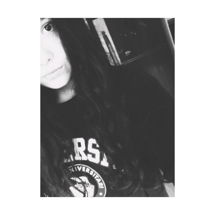 instagram: black.universe 

just a directioner.