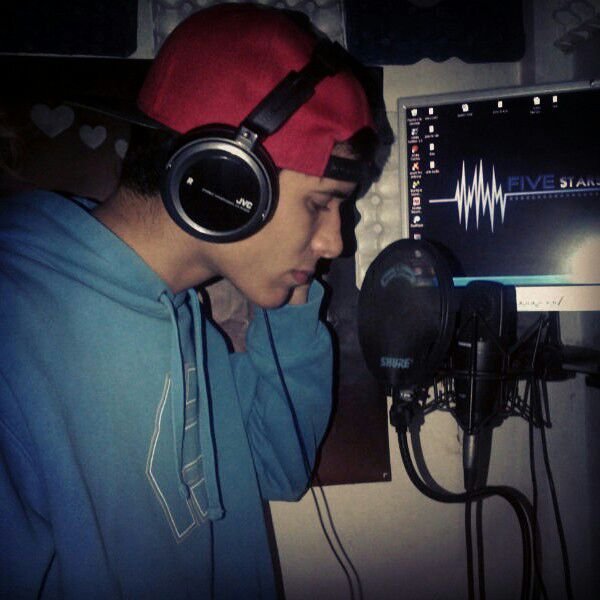 Descarga Preludio mi primer proyecto junto a mi hermano @josmanordaz Es Rap Marabino http://t.co/u4nWtU8SFQ