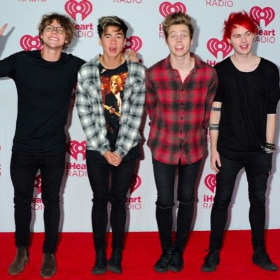 LISTENING TO 5SOS MUSIC IS LIKE HAVING SEX ON A MAJESTIC UNICORN ❌