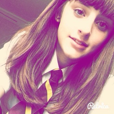 Love doesnt hurt, loving the wrong person hurts and ive never felt so much pain ✋