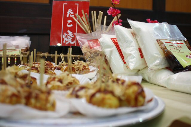 We’re a local brand serving you the heartiest takoyaki in Surabaya :)
For order, kindly call us at: 085648129811
or add our BBM; 28EC282A.