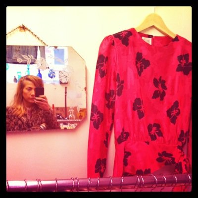 Founded as a means to satisfy a vintage clothing obsession, Jelly Case sells beautiful, one of a kind, vintage clothing & accessories.