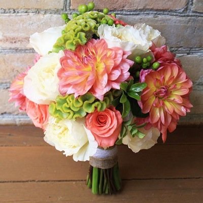 Mandala Floral specializes in unique and innovative floral designs for wedding and events. Owned and operated by Mallory Lutz since 2008.