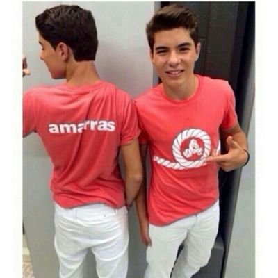 auryn y danisu mi vida  guapitas las mejores.   sueño? que me sigan