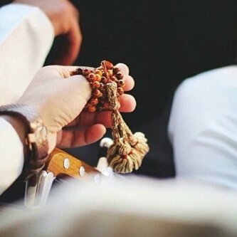 ‏‏‏‏ماهمني ف الناس قيل وقل من يقتنع في خطوته يكمل مسيره .