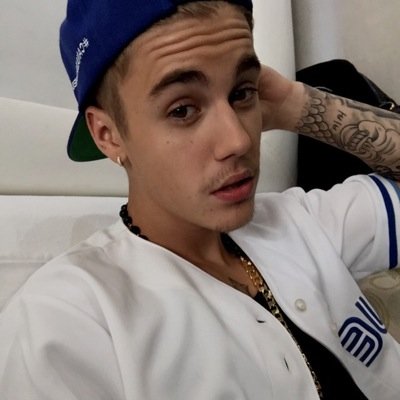 My name is Cam my nickname is Chili I love Justin Bieber God, Music,Cheerleading,and Family are my Life!!!!