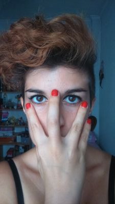 La vida debería ser algo memorable. Buscando nuevas maneras de ensanchar mi corazón ...
Feminista. Caótica por naturaleza. Soňadora por defecto de fábrica.