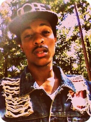 youngsaveg42's profile picture. love makeing music and like to box hate BS f#@k the judgement and the p*%sy niggas that dnt like me #$limarlo#teamYSB follow me I'll follow back