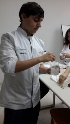 Estudiante de farmacia en curso, belgranense e hincha de boca. Un toque pirado, pero no demasiado ;)