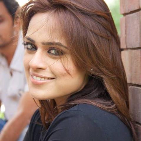 I'm Sara From Pakistan and i know all about online bussiness