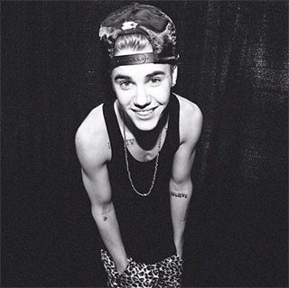 Instagram: forrever.belieber | gladys.munoz