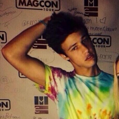 follow @ass4dallas & help her reach her goal for a dm to jacob whitesides