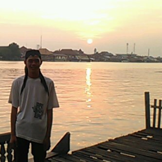 chandramarley12's profile picture. ada aku disini