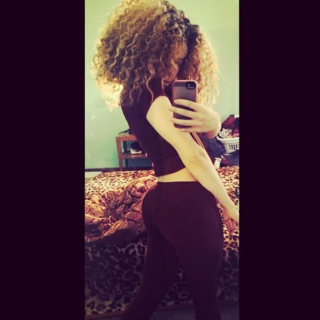 4'9ft bad ass. Tumblr girl but decided to make twitter. Bare with me ion know how to work this shit
