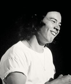 |Respectful Larry shipper♥| |Direcioner♥|  |5SOS♥⇦| Harry Is Bae ♥| |Shane Dawson ♥|