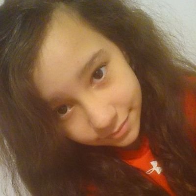hi people..I'm Jewlia..love youtube and tacos o.o