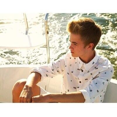 follow @mattsnaenae because she just gave you a free follow :)