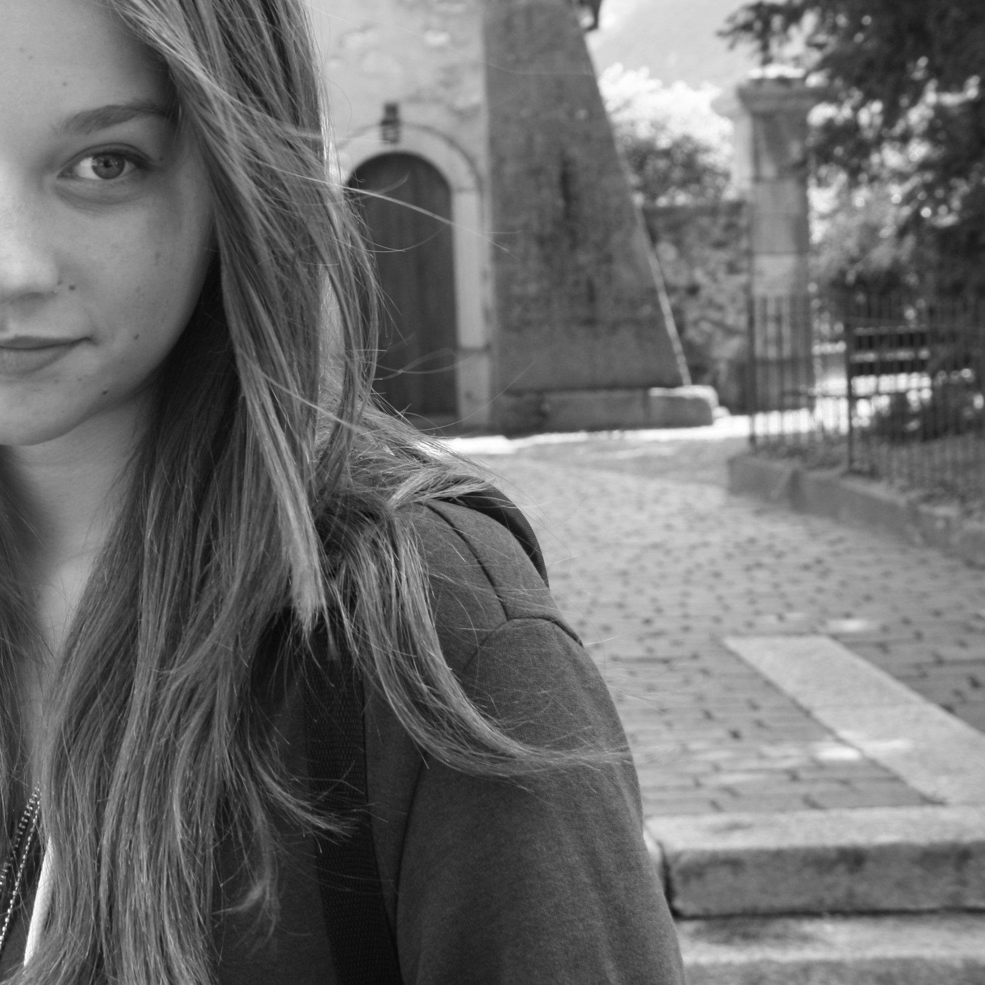 whiteshadows19's profile picture. 