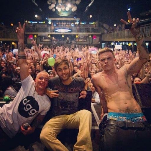 I'm a Belieber until the end *-* 3
Sou Flyer ate o fim *-* 3
Flyer and Belieber ♥