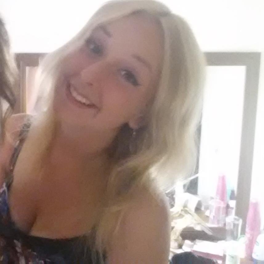 18. Devon, UK. I like films, food and books and that's pretty much it.