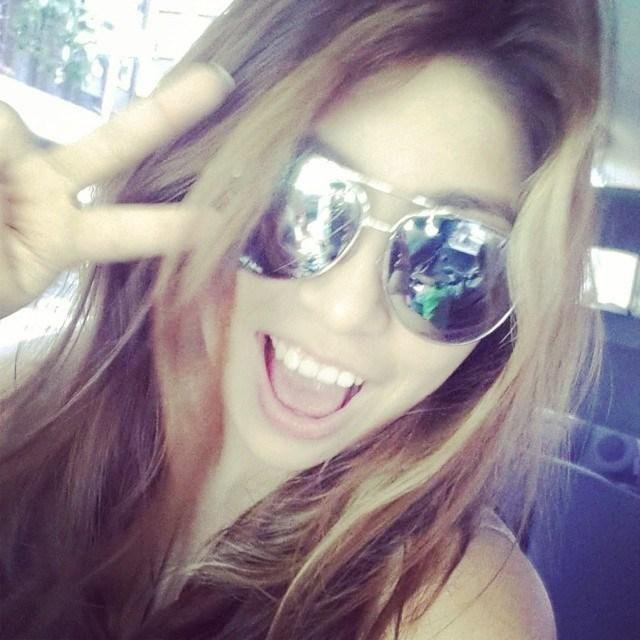 Fanduber peruana, fundadora de ASLNstudios luego llamado Vocal Rage studios. Locutora y licenciada en Ciencias de la comunicación.