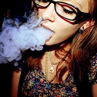 OffficalMhee's profile picture. 