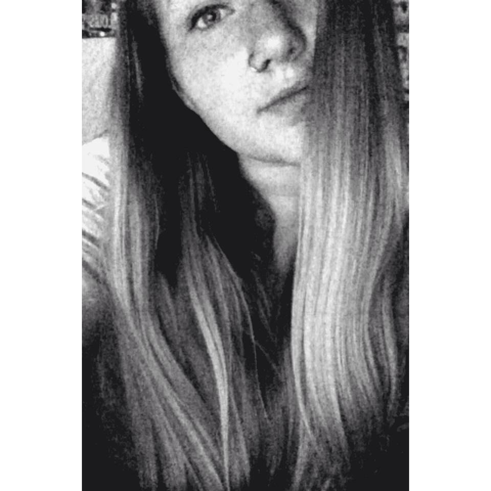 I DO NOT use this account anymore, follow @desssyxox 
instead!!