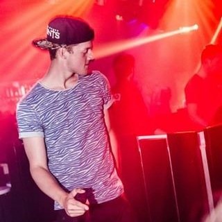 MCWesL's profile picture. http://t.co/iKeq1JgVlE || Bookings: arjan@050agency.com || schuurmachine 2.0 ||