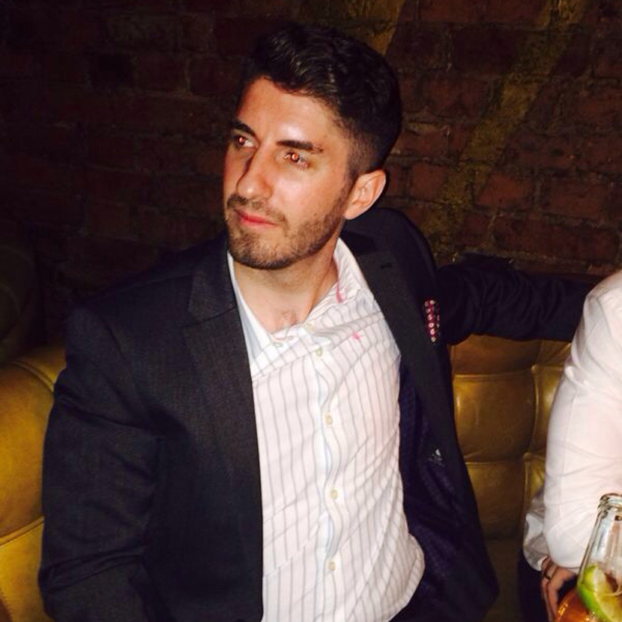 OneDarrenSmith's profile picture. He who dares... wins!