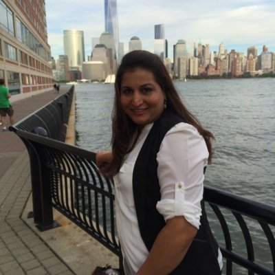 Welcome to Looks By Archana! I am Archana, I have 5 years of training in the field of Bridal Makeup & Hair. For more info, contact me @ 1-(347) 524-4090