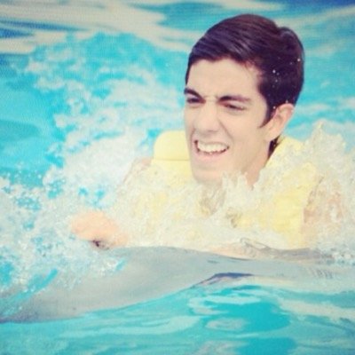 please follow @Fansrodo bc she just gave you a free follow :)
