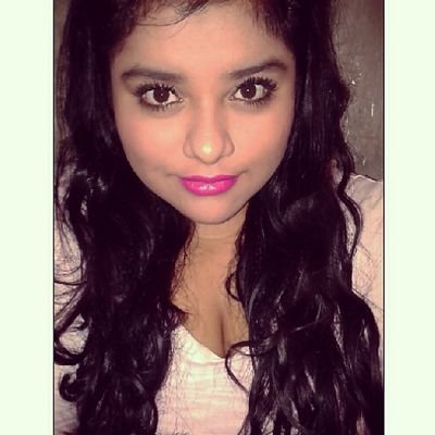 . 19 años. amo los ojos cafes claro & la piel morena oscura en un hombre*