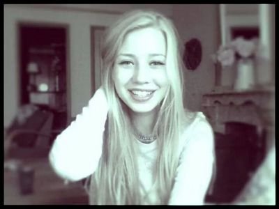 elinesmitx's profile picture. It's nice to have you now, but it will be nicer if you're in my future.