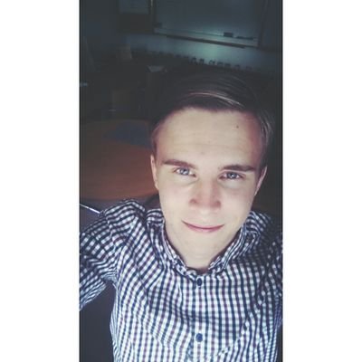 20 år. Lärarstudent. Sundsvall/Helsingborg . Kanske mer onormal än normal.
