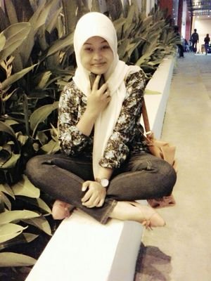 Shintia Hardianti Intan Purnama |Madiun Jawa Timur |International School Of Computer and Business Wearnes Education Center | 7e546350 | Allah n Family is my lif