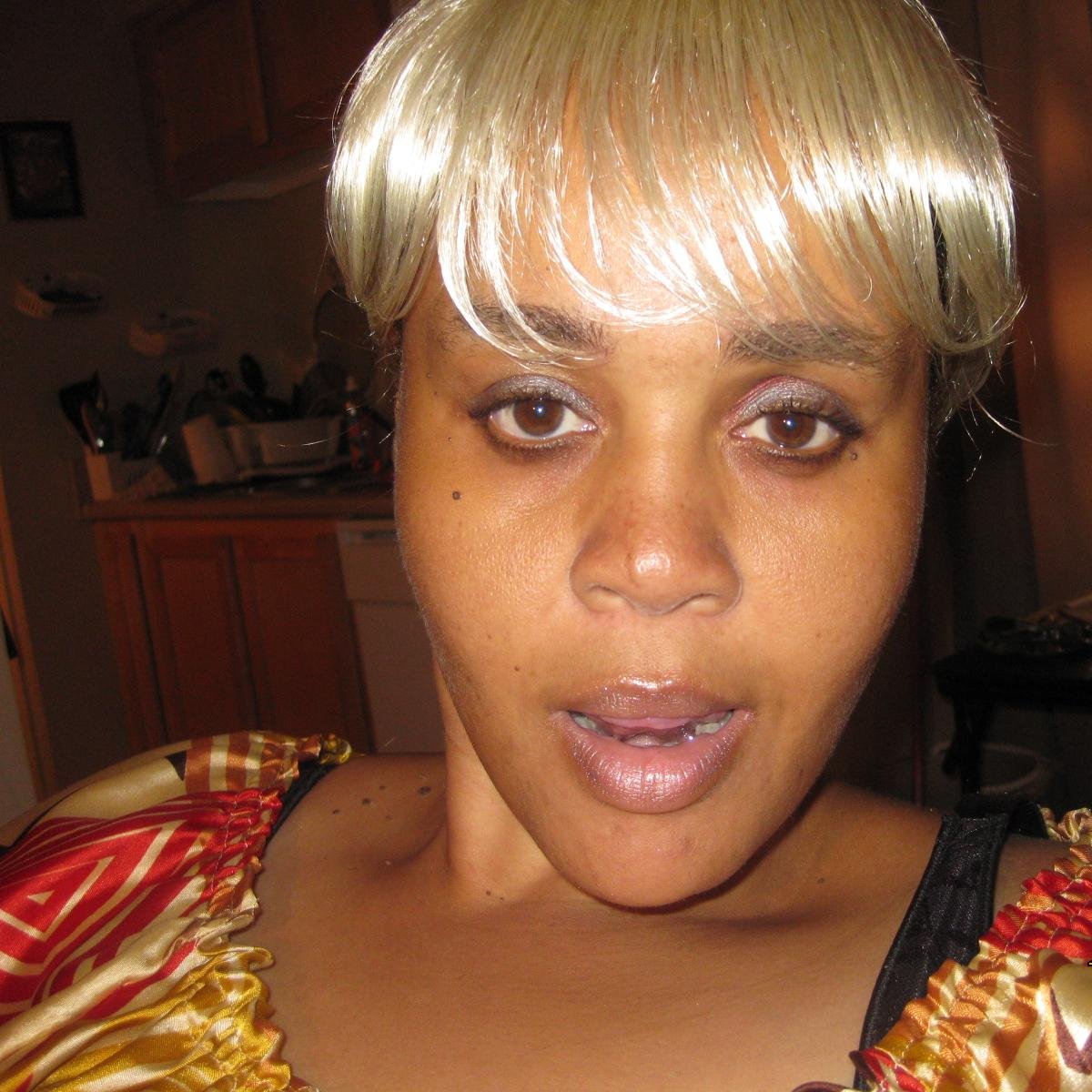plussized 5ft7 & fiesty BBW thats loyal 2 the folks i LOVE,im introverted (dont like the spotlight) 43 ,no kids! Real Love is a BLESSING,Be Thankful everyone!