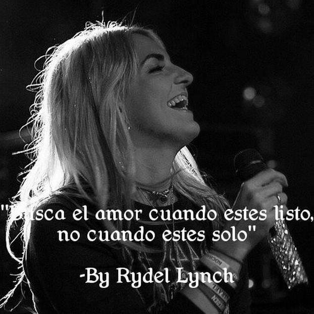 Soy #R5er forever y Rosser y  nunca nadien lo cambiara :)
♫ la ♫ la ♫ la ♥ los amoo:*