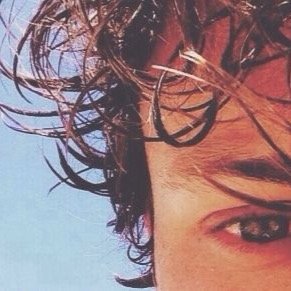 FREE FOLLOW FROM @calumskiwi__ 
GO FOLLOW HER PLEASE