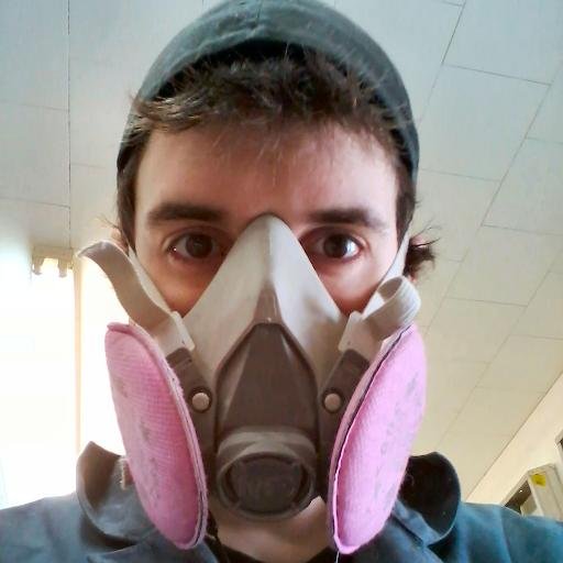 Ébéniste, Papa de 2 garçons, c'est déjà bien assez pour occuper tout mon temps.